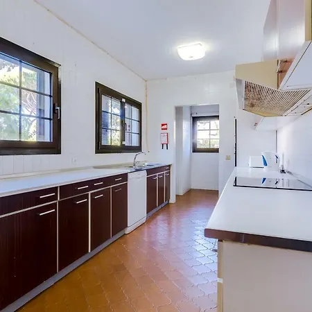 Hd - 4bedrooms - Private Pool - 15 Minutes Walking To Vilamoura Marina Villa Quarteira